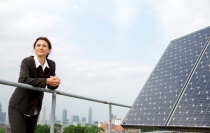 Prof. Dr. Martina Kl?rle von der Frankfurt UAS m?chte noch mehr Solaranlagen auf Hessens D?chern sehen.