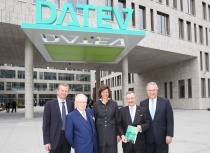 Einweihung  des Datev-IT-CAMPUS in N?rnberg (v.l.n.r.): N?rnbergs Oberb?rgermeister Dr. Ulrich Maly, Dr. Heinz Sebiger (Datev-Gr?nder), Staatsministerin Ilse Aigner, Prof. Dieter Kempf (Datev), Staatsminister Joachim Hermann