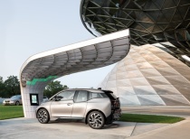 Die erste Solarladestation vom Typ „Point.One S“ vor der BMW Welt in M?nchen